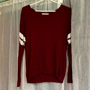 Junior XL v-neck sweater, maroon